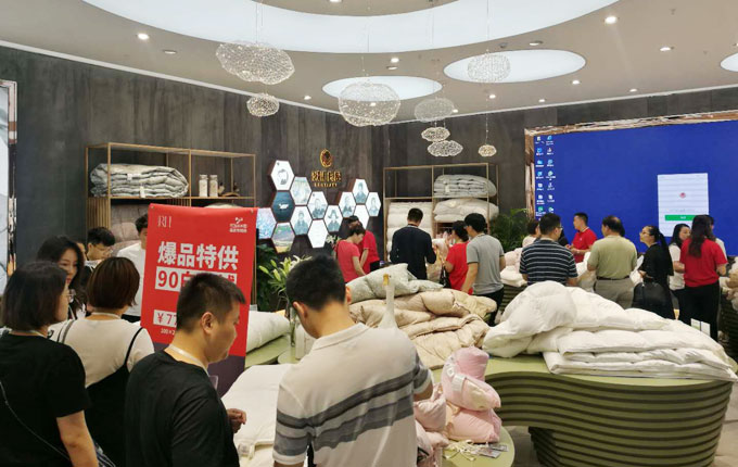 多地展會現(xiàn)場簽單！百聯(lián)憑什么“約”到服裝家紡用戶？